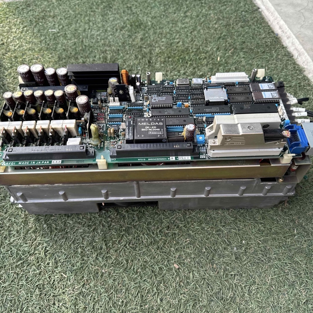 三菱 MR-S1-200-E01 サーボドライブ MRS1200E01の通販 by 機械☆工具