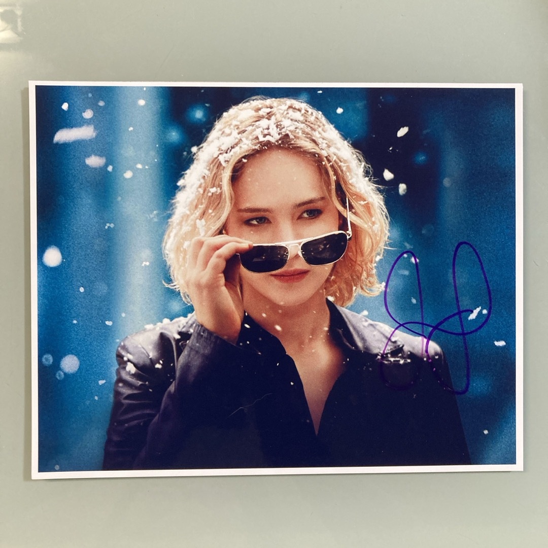 ジェニファー・ローレンス直筆サイン入り超大型写真…レッド・スパロー