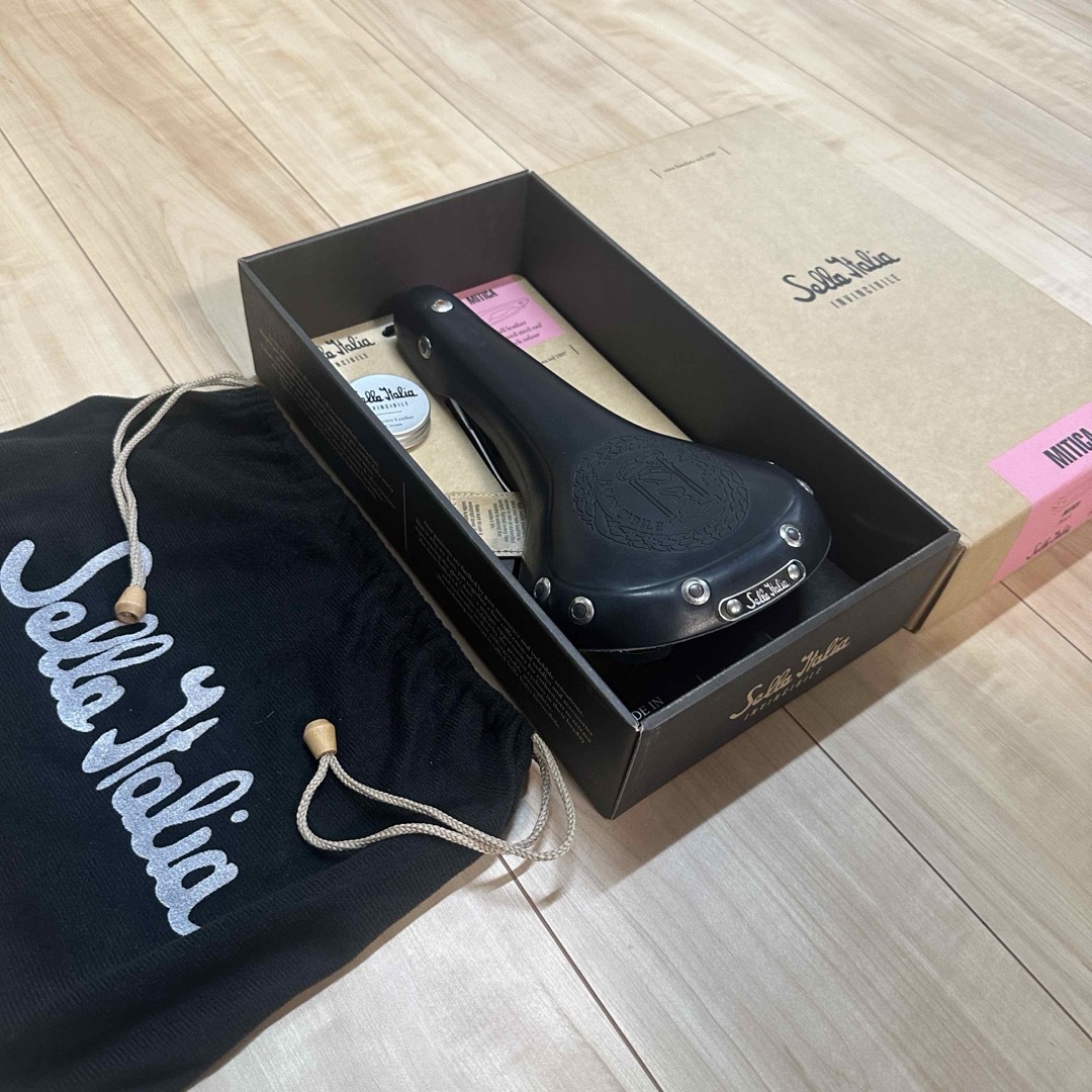 新品セライタリア ブラックレザーサドル Mitica ミチカ ブルックスB17