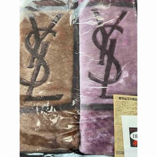Yves Saint Laurent（毛布）のフリマアイテム一覧