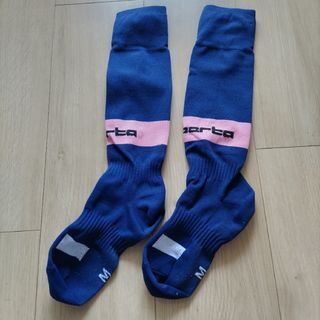 美品【（160）サッカー リベルタのユニフォーム4点・ソックス・スネ