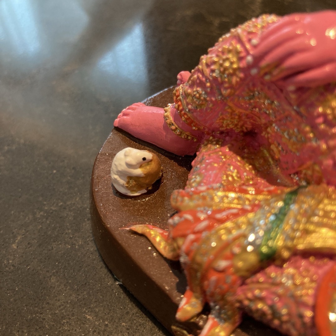 新品未使用】ピンクのガネーシャ タイ 置物 ＆スティッカーの通販 by