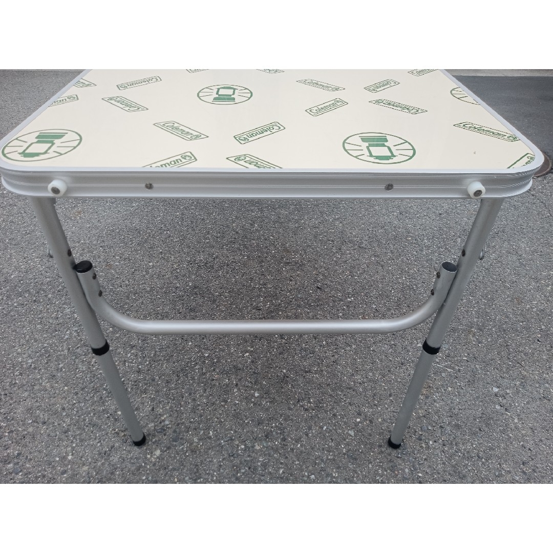 Coleman - 【Coleman】三折テーブル 美品の通販 by あくびCAMP's shop