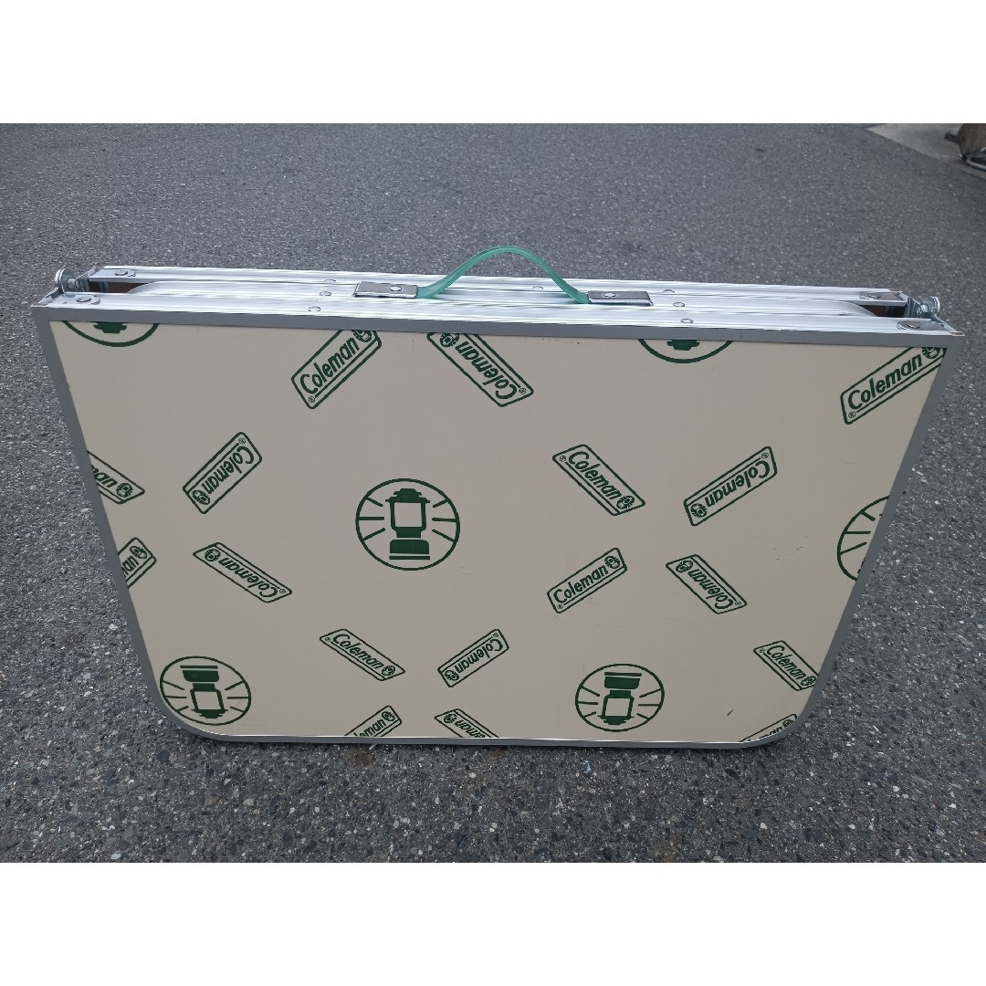 Coleman - 【Coleman】三折テーブル 美品の通販 by あくびCAMP's shop