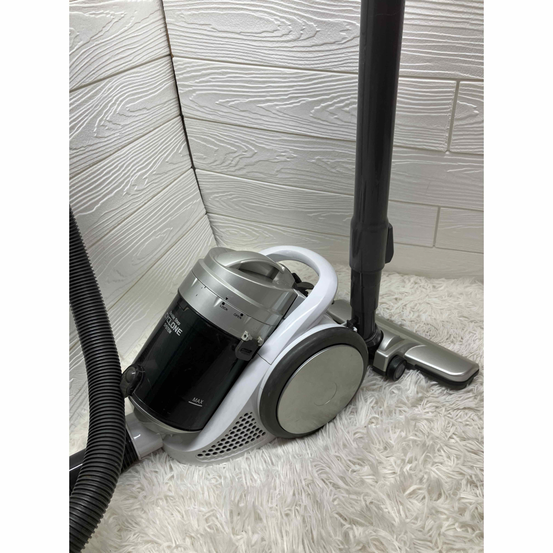 アイリスオーヤマ DKC-C100F-WHSR サイクロン掃除機 保証付きの通販 by