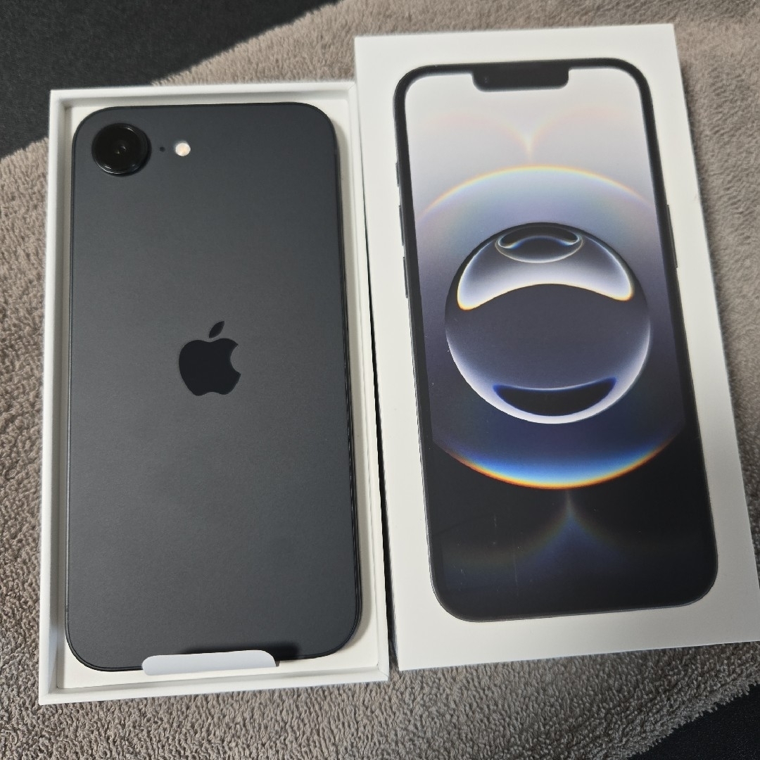 iPhone - iPhone16e ブラック 128GB バッテリー100%の通販 by ショップ