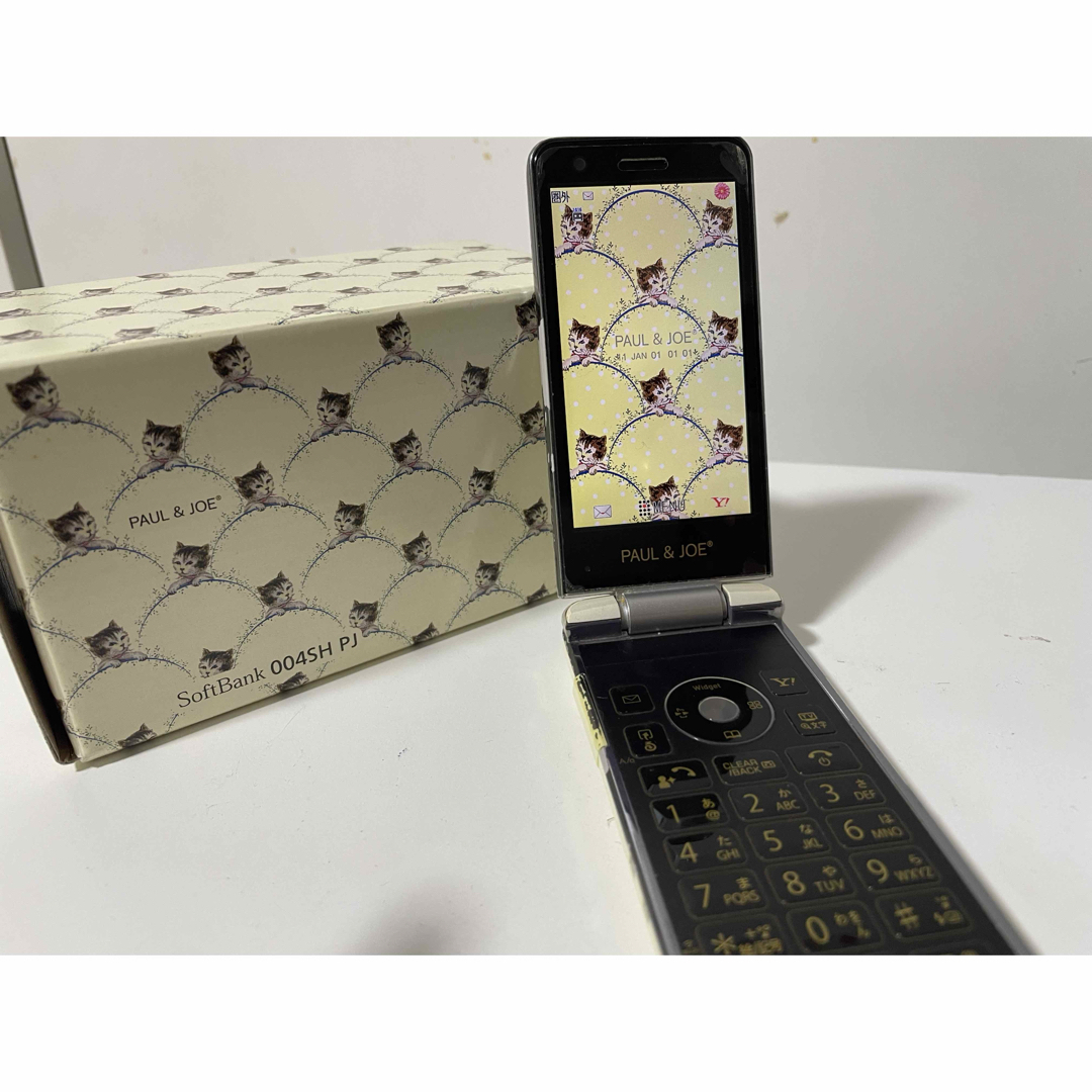 PAUL & JOE - PAUL & JOE 携帯 ガラケー ジャンク中古品の通販 by 燕