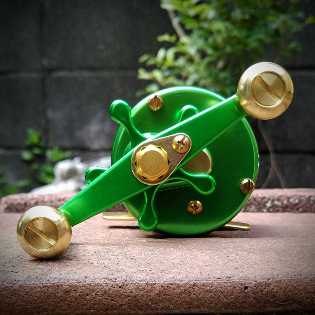 ベイトリール 丸型 右巻き BULS1510C グリーン・ゴールドの通販 by