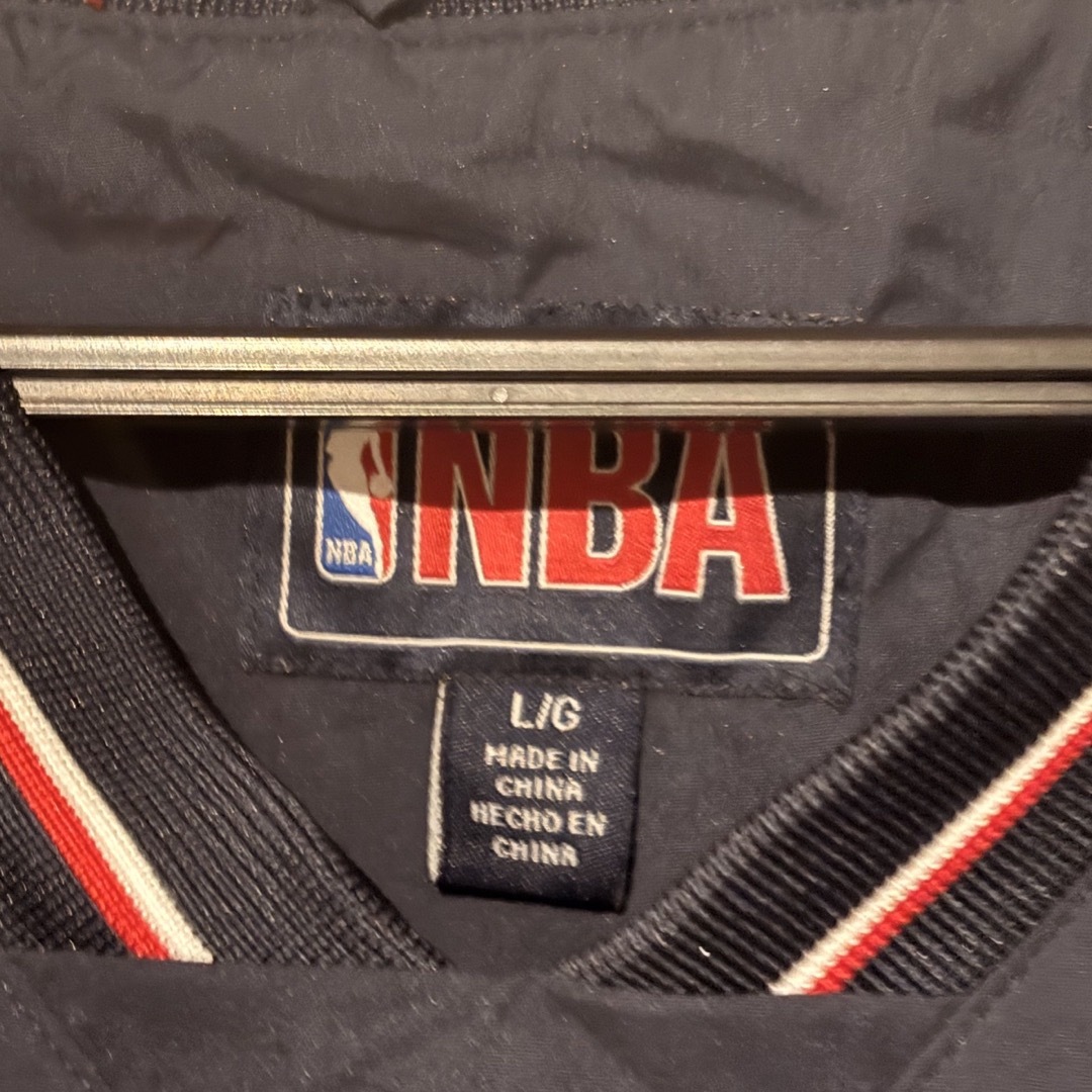 NBA デトロイト・ピストンズ Vネック プルオーバージャケット プロ