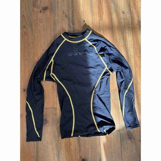 SKINS - スキンズ アンダーシャツの通販 by たかちゃん408's shop