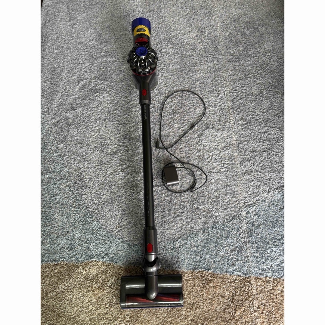 Dyson - 一部訳あり ダイソン V7 Slim dyson コードレス掃除機 充電器