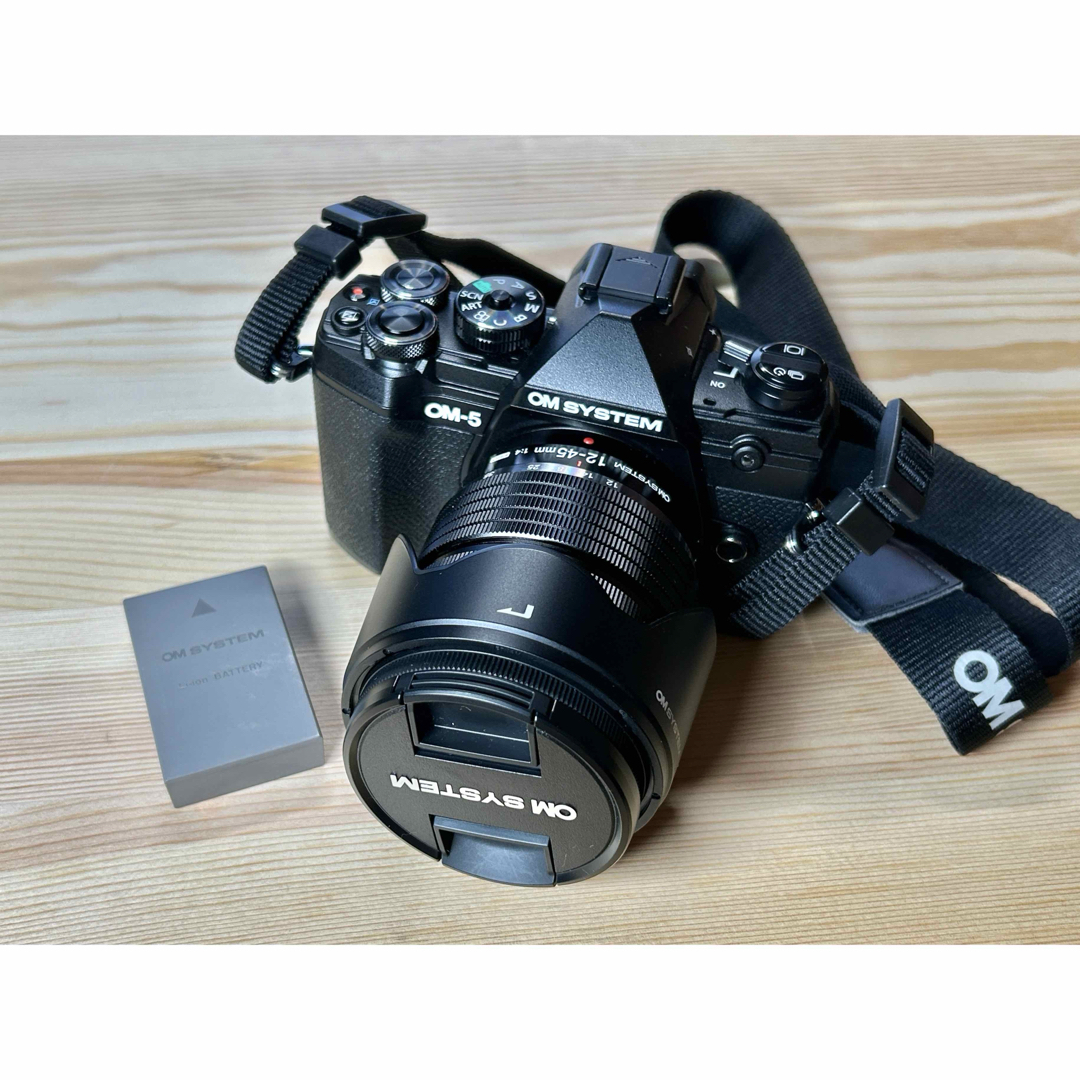 OM Digital Solutions - OM SYSTEM OM-5 12-45mm F4.0 PRO FL-700WRの