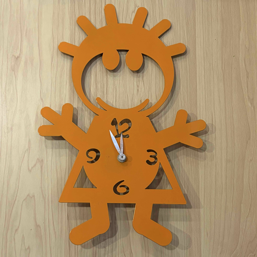 アルティ エ メスティエリ オレンジ色 掛時計 子供部屋にの通販 by