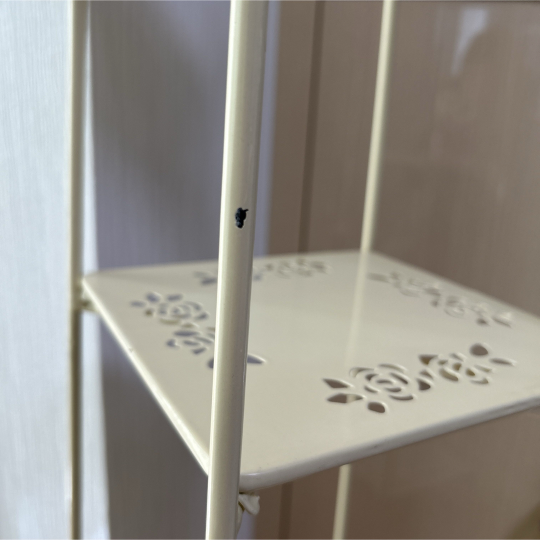 イマン アイアン ローズ 4段シェルフ ラック クリーム色 飾り棚