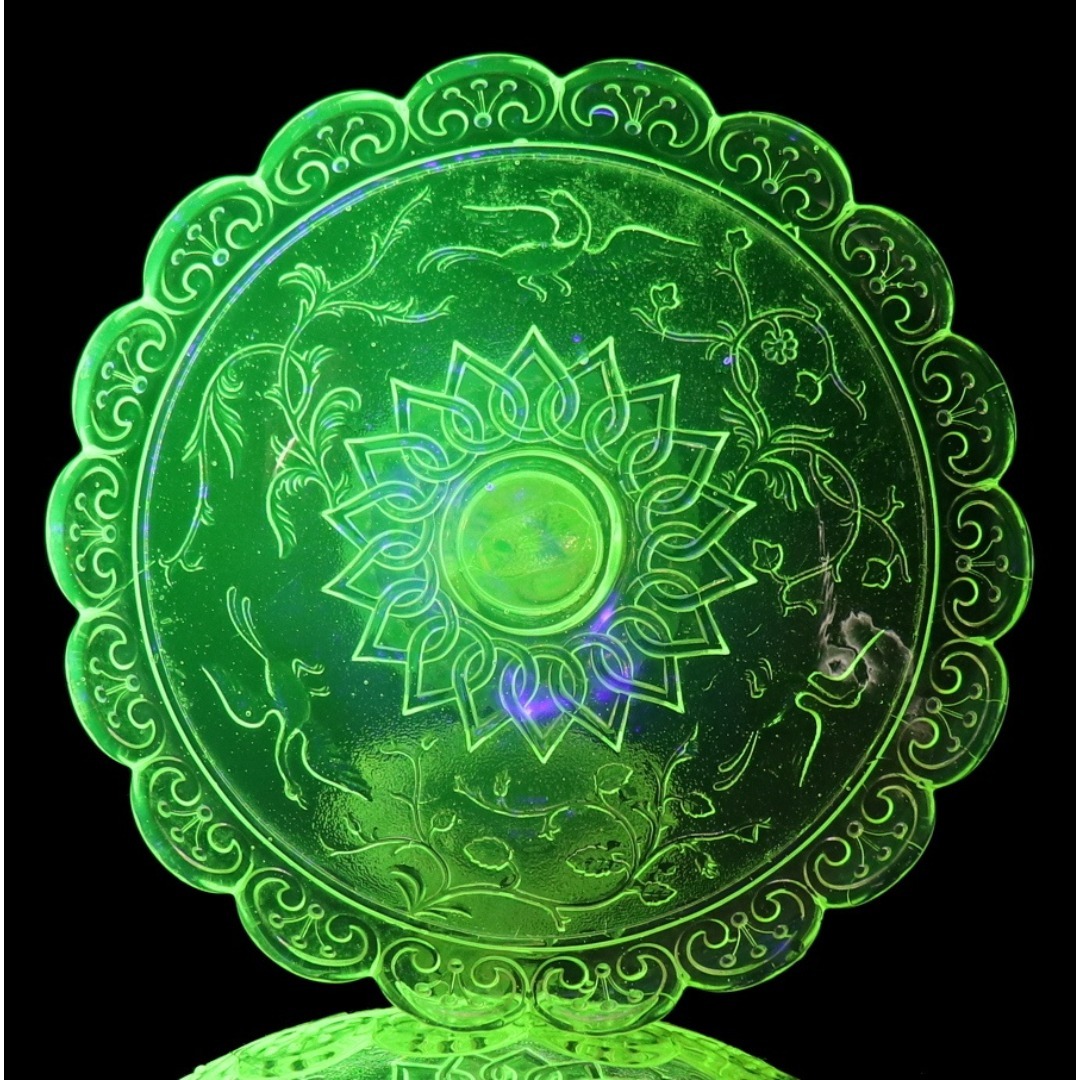 オールド・バカラ(BACCARAT) 1880年 ウランガラス製 大型コンポート