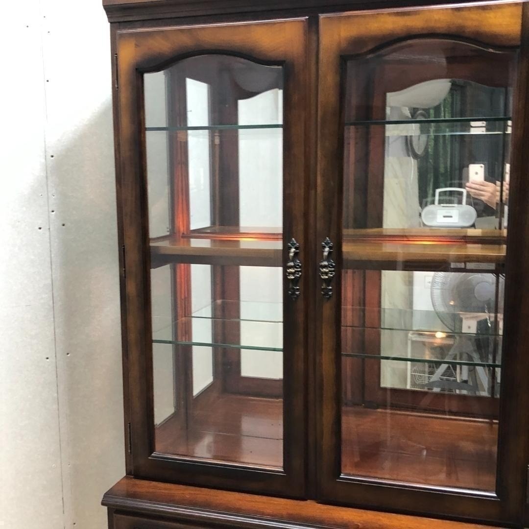 カリモク家具 - 送料無料【希少3面ガラス採光】カリモク 飾り棚