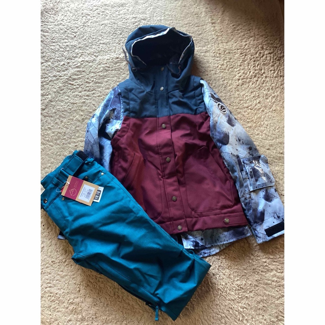 新品 SECRETGARDENレディースXSスノボウェアスキーウェア 新品