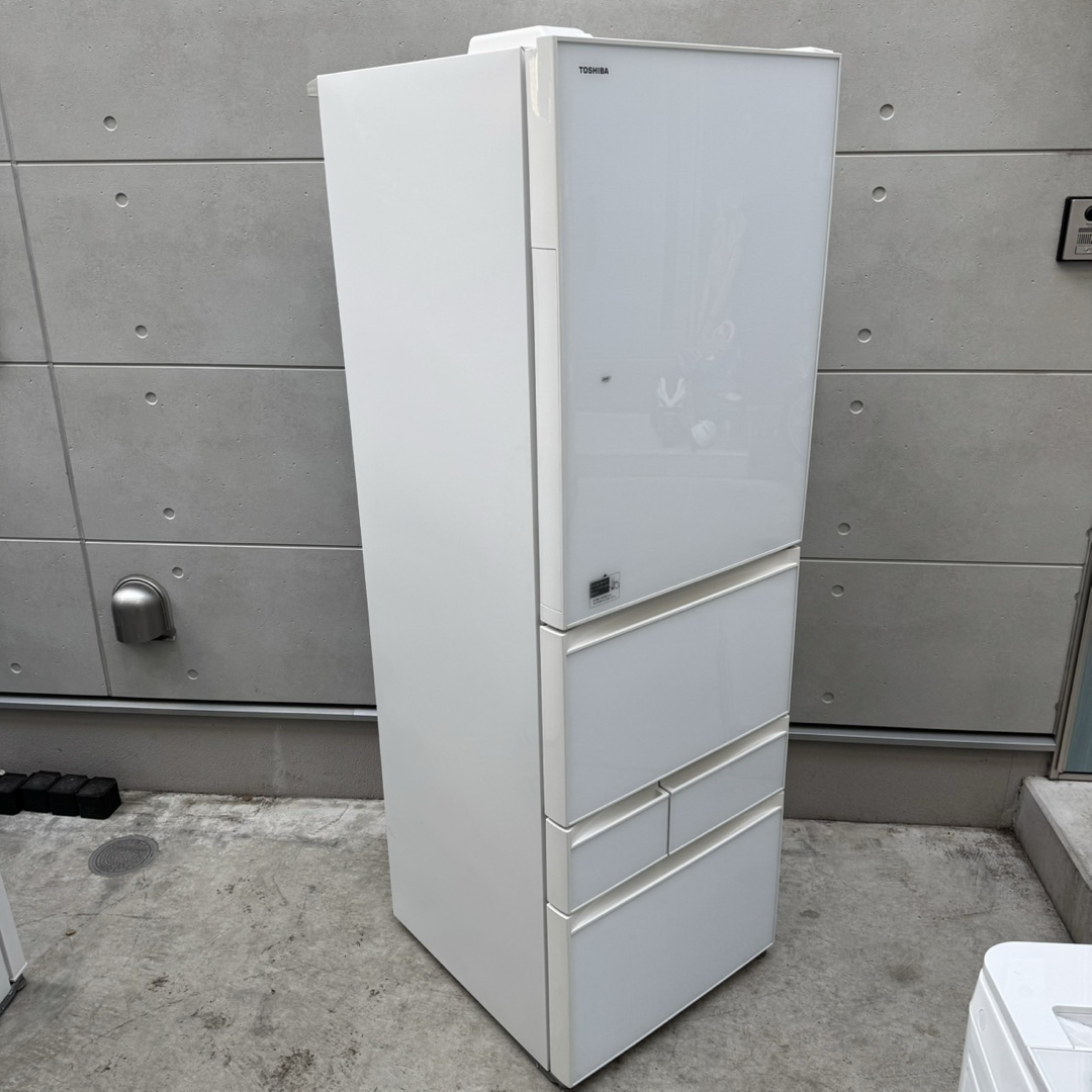 東芝 - 128⭐️2017年製美品☆東芝冷蔵庫 自動製氷付き ガラス扉大型5