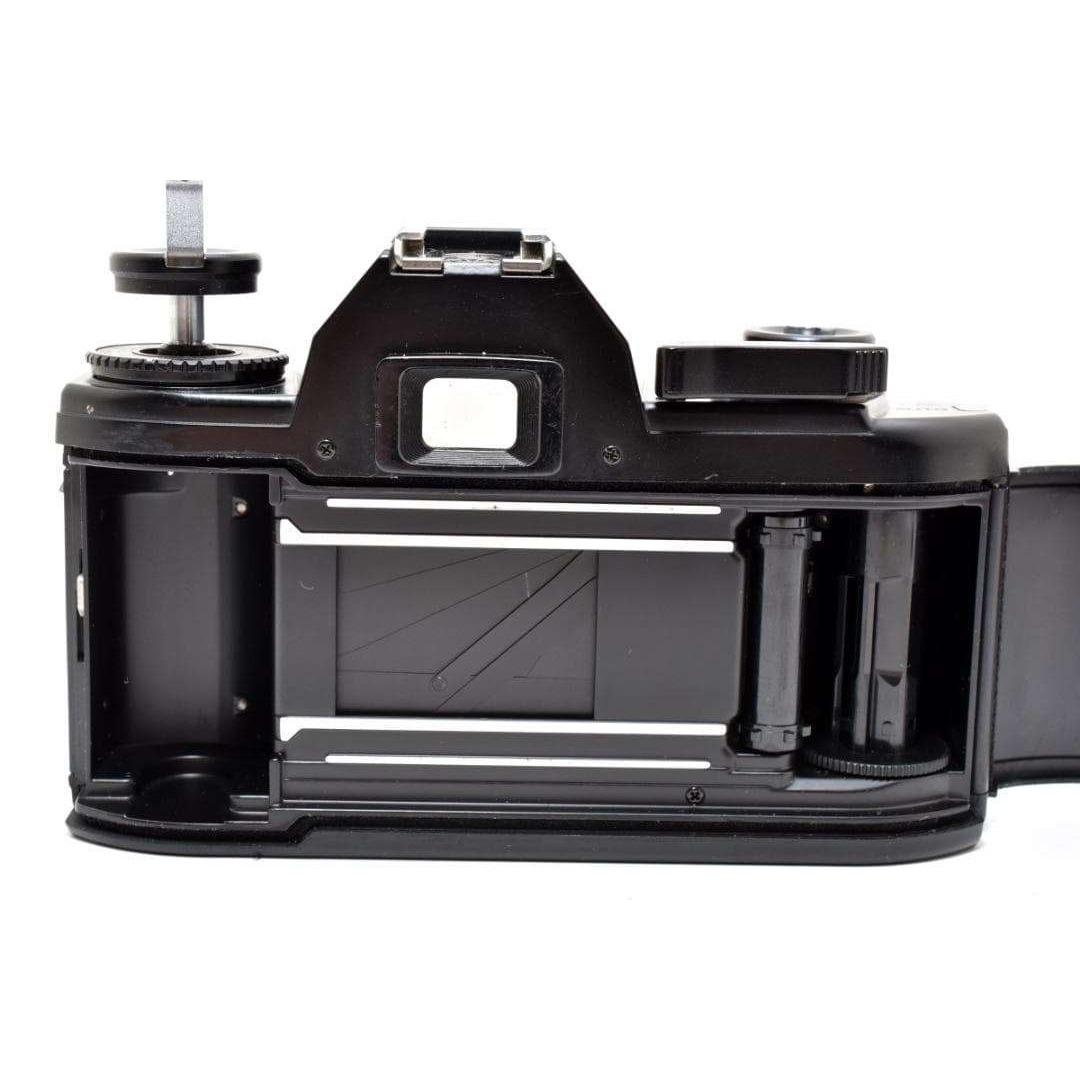 Nikon - 美品 NIKON ニコン EM フィルムカメラ モルト新品交換済 M188