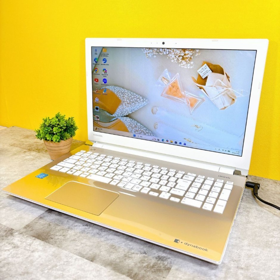 dynabook - ほぼ美品✨おしゃれゴールド❣快適SSD✨カメラ フルHD 薄型