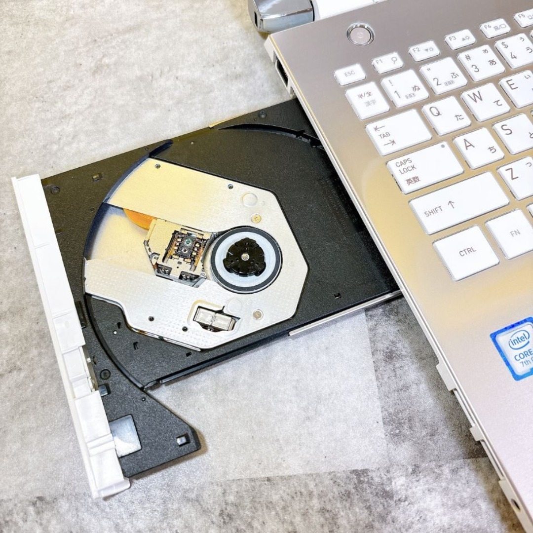 dynabook - ⅰ7✨SSDで快適✨カメラ付き ブルーレイ フルHD 薄型