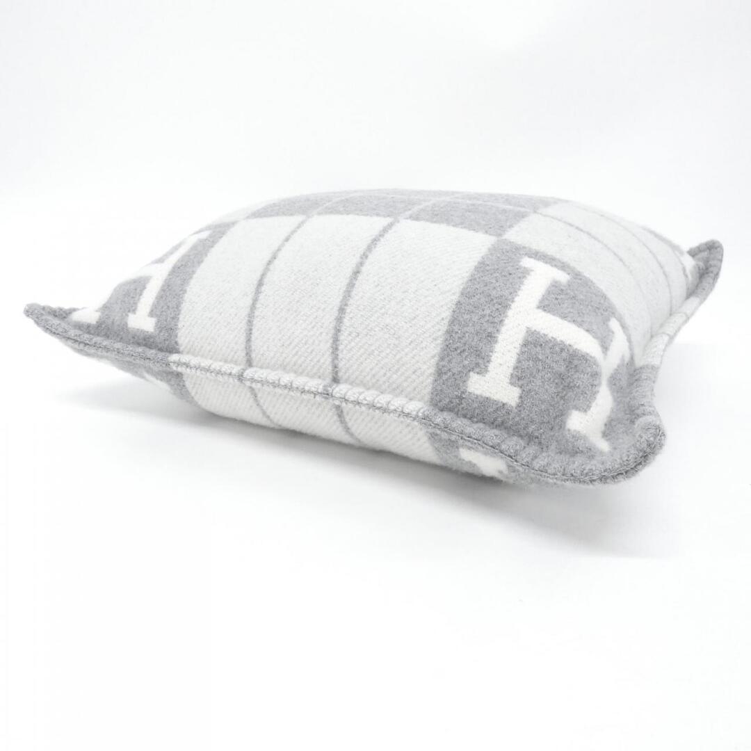 HERMES - エルメス アヴァロン3 PM 52×52 102666M クッションの通販 by