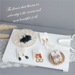 TVにて紹介されました 突っ張れて倒れない 窓枠ラック tasty 3 の通販