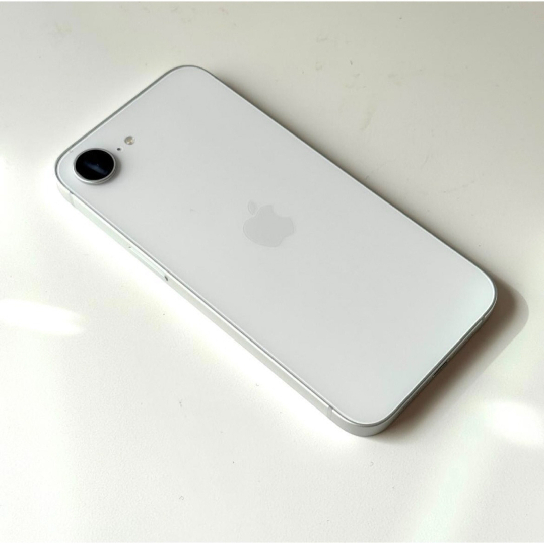 Apple - 【未使用に近い】iPhone 16e 128GB｜SIMフリー版 充電100％の