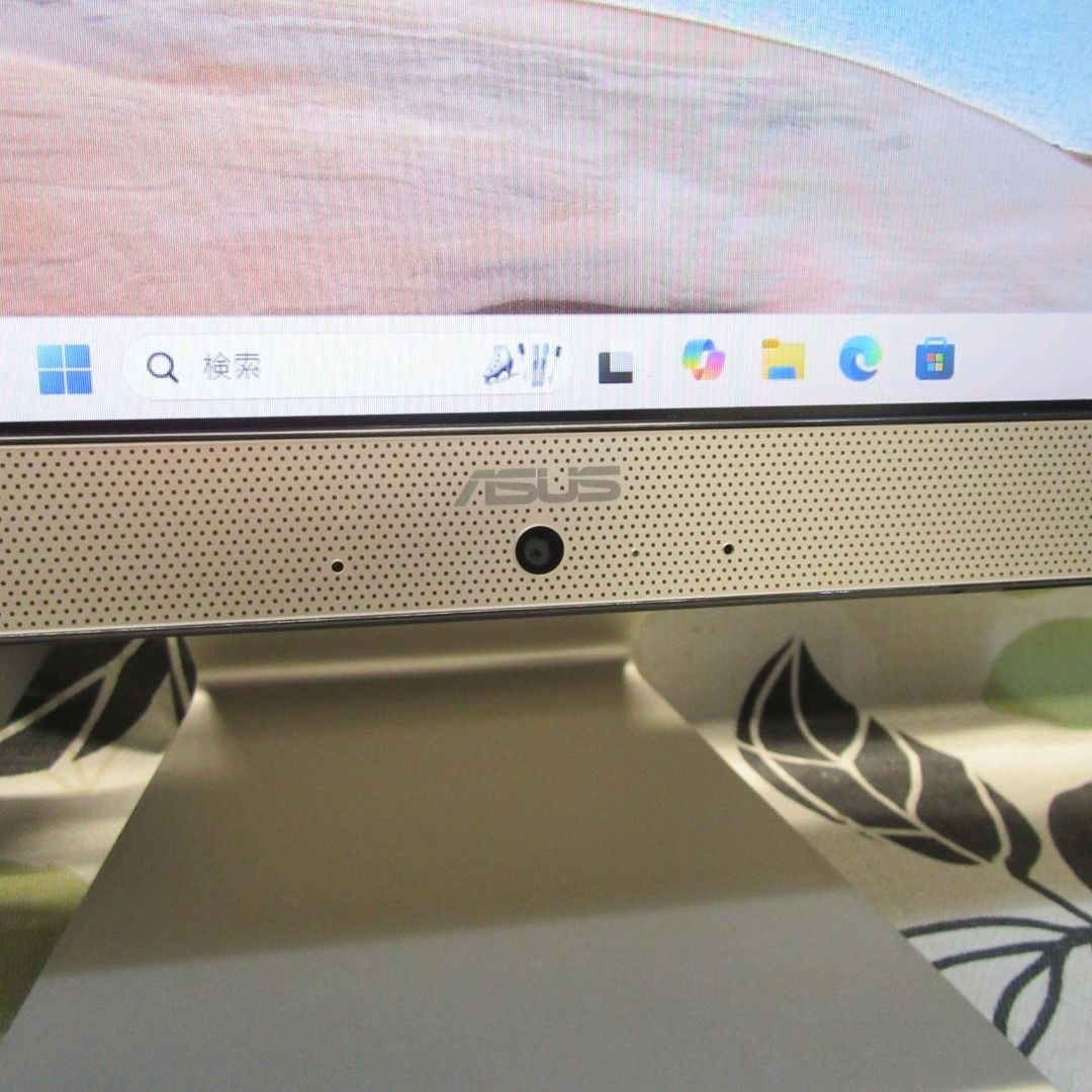 Win11公式対応Corei3/メ8GB/高速SSD/カメラ/フレームレス/無線の通販