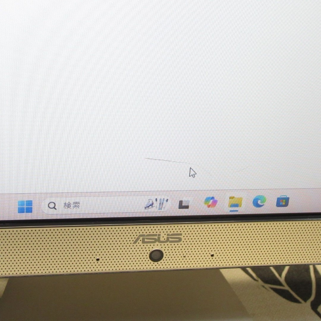 Win11公式対応Corei3/メ8GB/高速SSD/カメラ/フレームレス/無線の通販