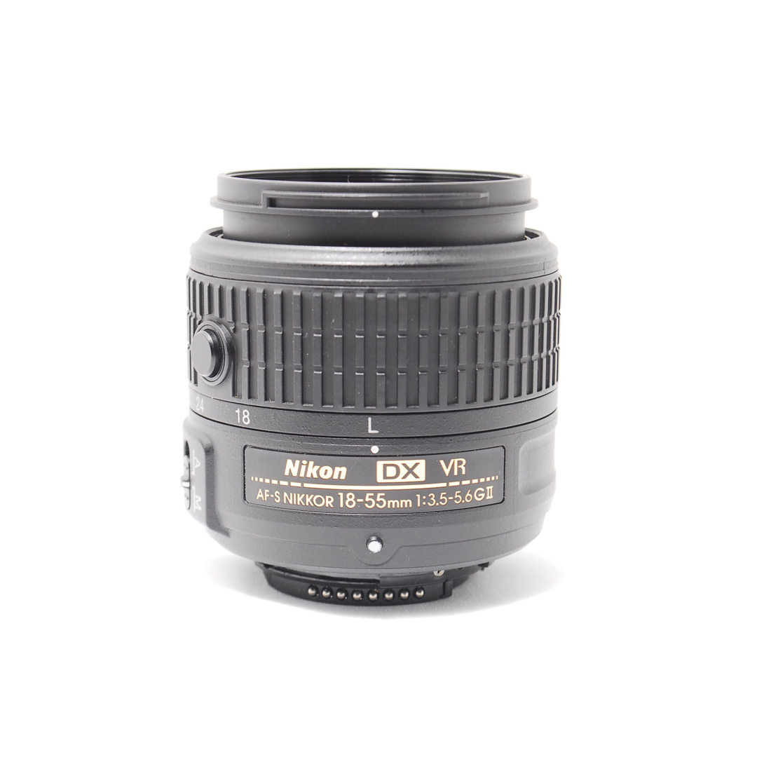 Nikon - 【使用回数僅少】美品 Nikon D5500 手ぶれ補正レンズ付き WiFi