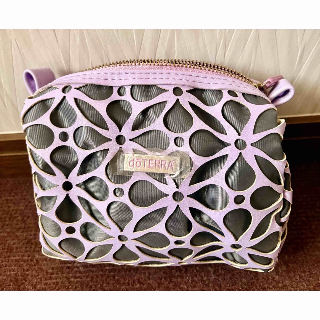 doTERRA - 新品✨ doTERRA ドテラ アロマオイルポーチ 10本収納 の通販
