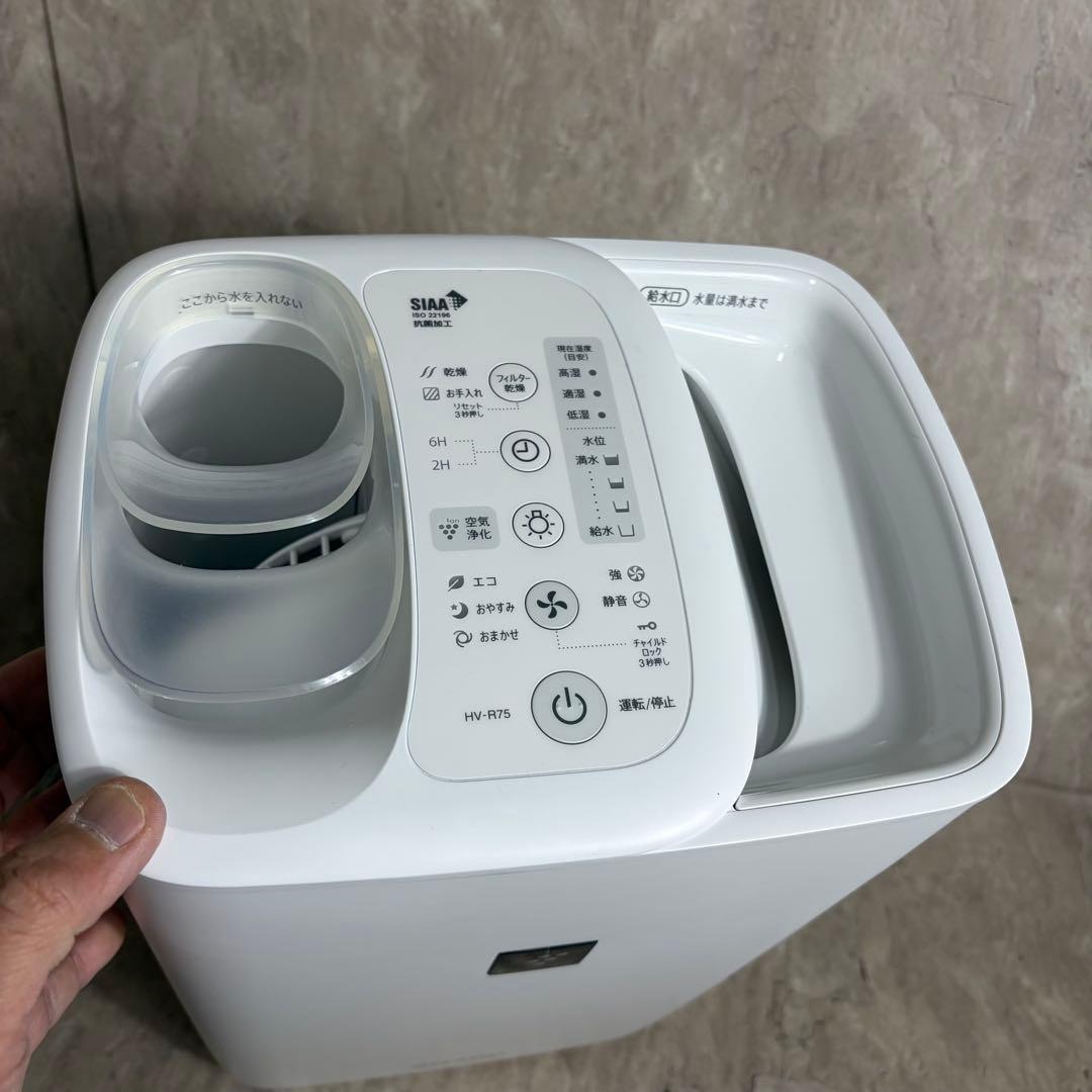 SHARP - 未使用 展示品 SHARP シャープ HV-R75-W 加熱気化式加湿器の