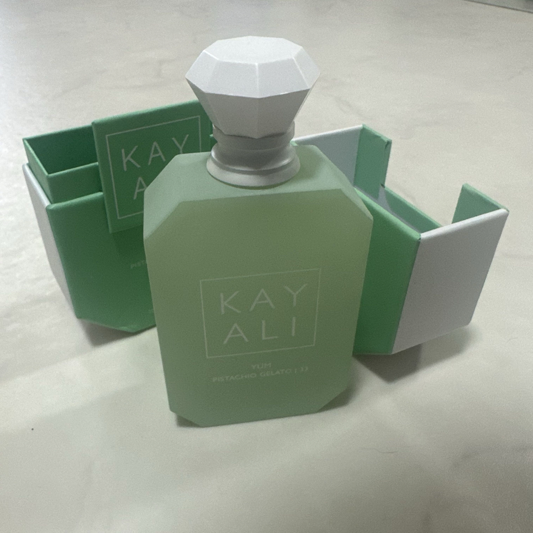 即納✨KAYALI カヤリ 100ml オードパルファム 香水 HUDA 33の通販 by