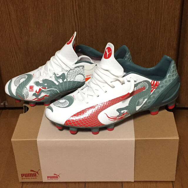 PUMA - ⭐️新品未使用⭐️PUMA 龍 サッカースパイクの通販 by あゆむ
