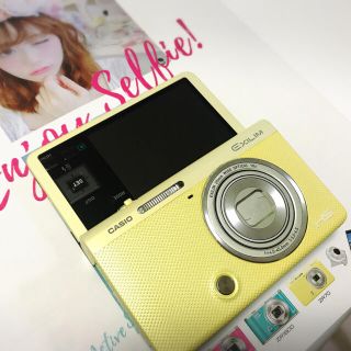 CASIO（カメラ ・ イエロー/黄色系）のフリマアイテム一覧