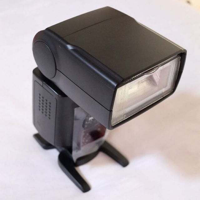 スピードライト！一眼レフカメラ&ミラーレスカメラ対応！ストロボ