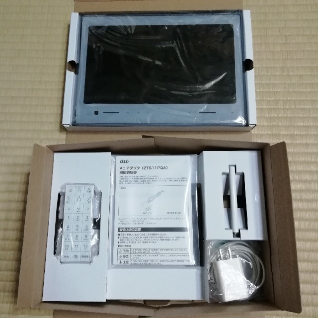 au - 録画機能付き防水フルセグテレビ搭載❗PHOTO-U TV【ZTS12】の通販