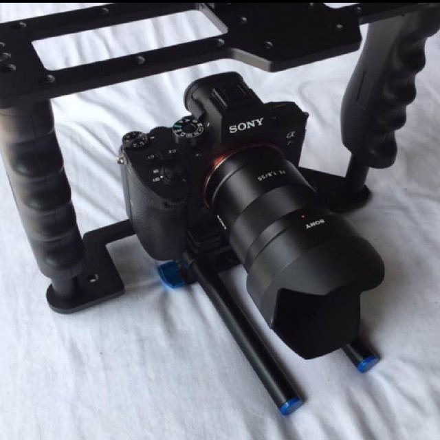 一眼レフカメラやミラーレスカメラに対応する手振れ防止のフレーム