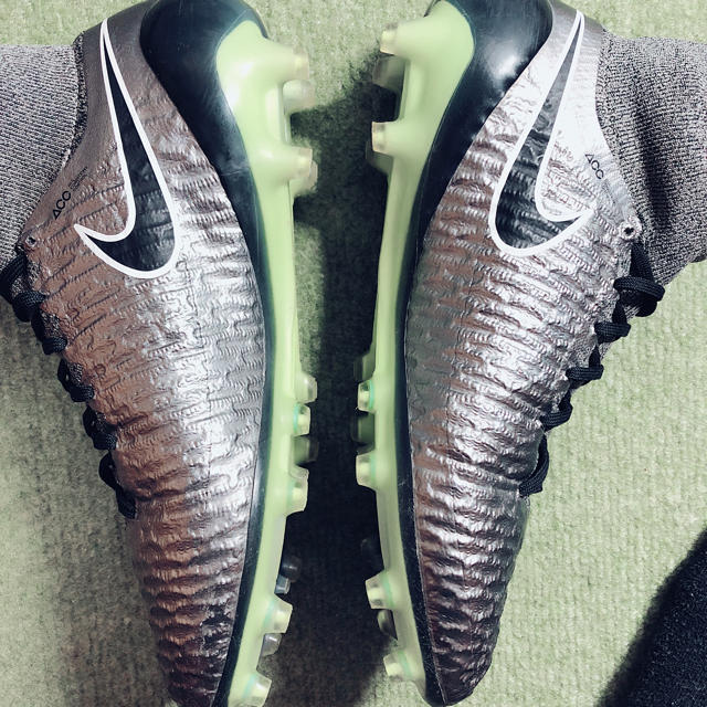 NIKE - サッカースパイク NIKE マジスタオブラ ハイカット 27.5の通販