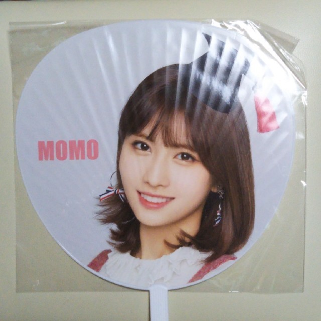 TWICE モモ うちわ Candy Popの通販 by peem06's shop｜ラクマ