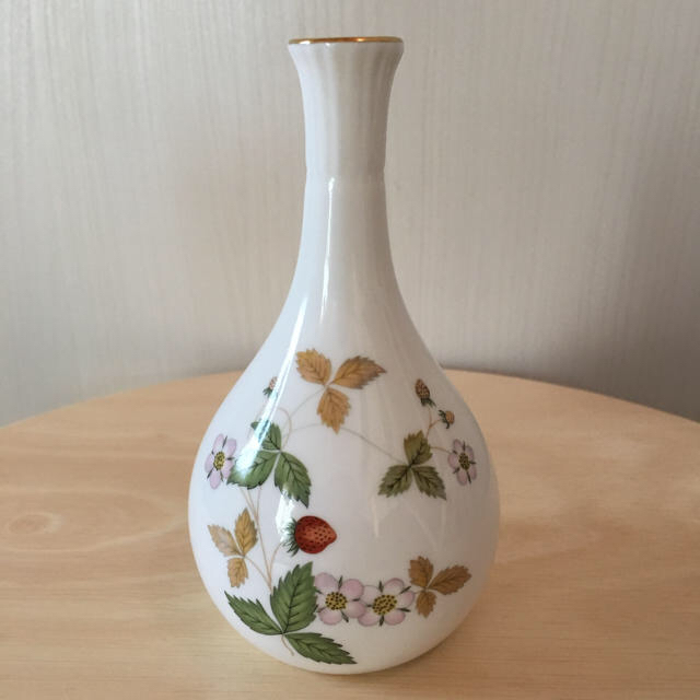 WEDGWOOD - ウエッジウッド ワイルドストロベリー 花瓶 一輪挿しの通販