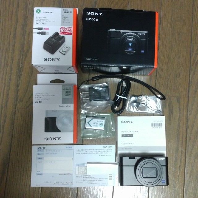 SONY - RX100M7 純正バッテリー2個、充電充電器、純正グリップ付き