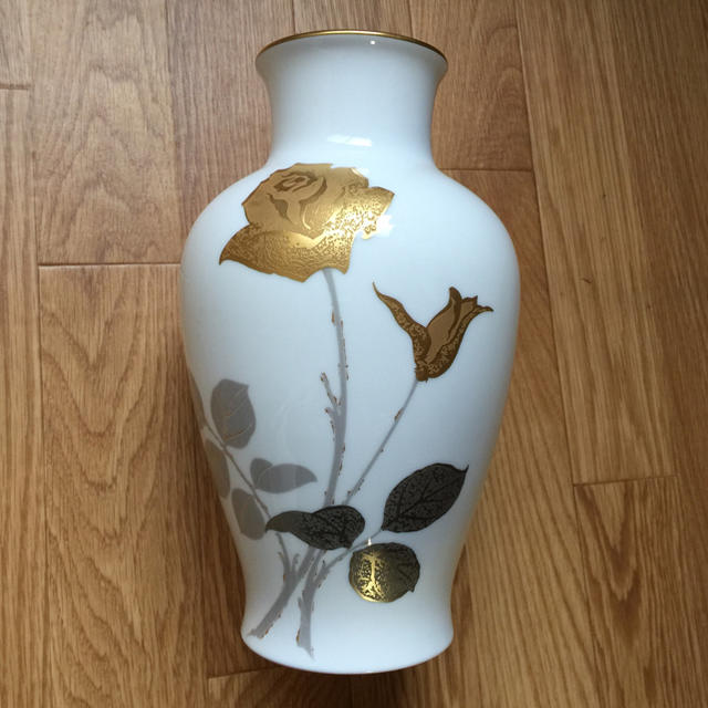 大倉陶園 - 大倉陶園 金蝕バラ 花瓶の通販 by remi's shop｜オオクラ