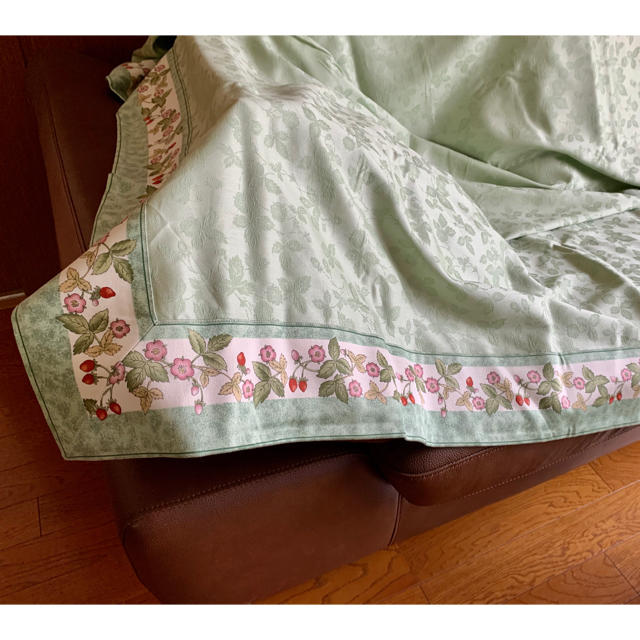 WEDGWOOD - ウェッジウッド テーブルクロス ワイルドストロベリーの