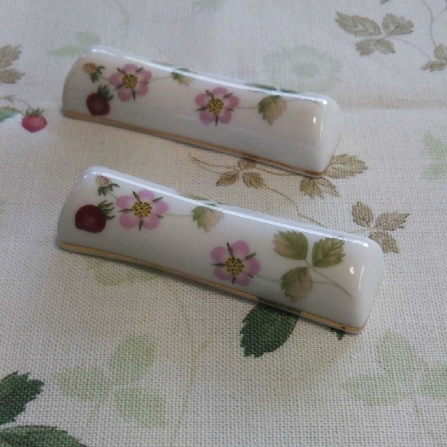 WEDGWOOD - ウェッジウッドワイルドストロベリー箸置き2個セットの通販