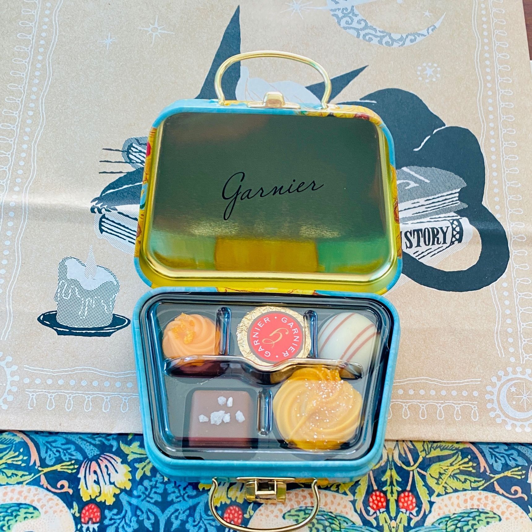 ゴンチャロフ：ガルニエ バレンタイン2025 チョコレート アート缶