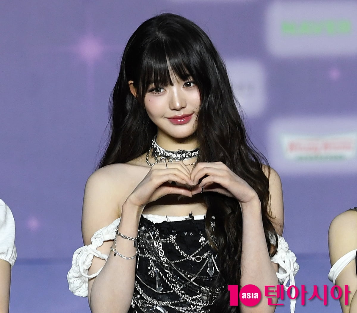 アイブのジャン・ウォニョン、2025 SBS 歌謡大典サマーのブルー