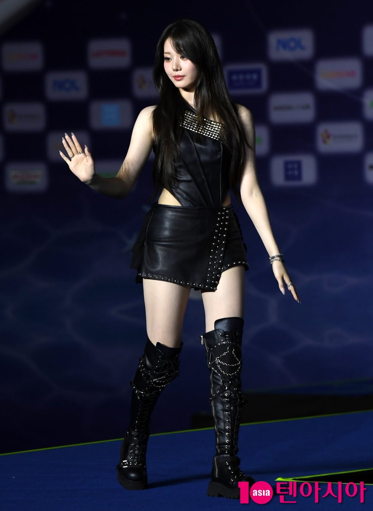 BABYMONSTER - BABYMONSTER ローラ sbs 歌謡大典 2025 3枚限定 トレカ