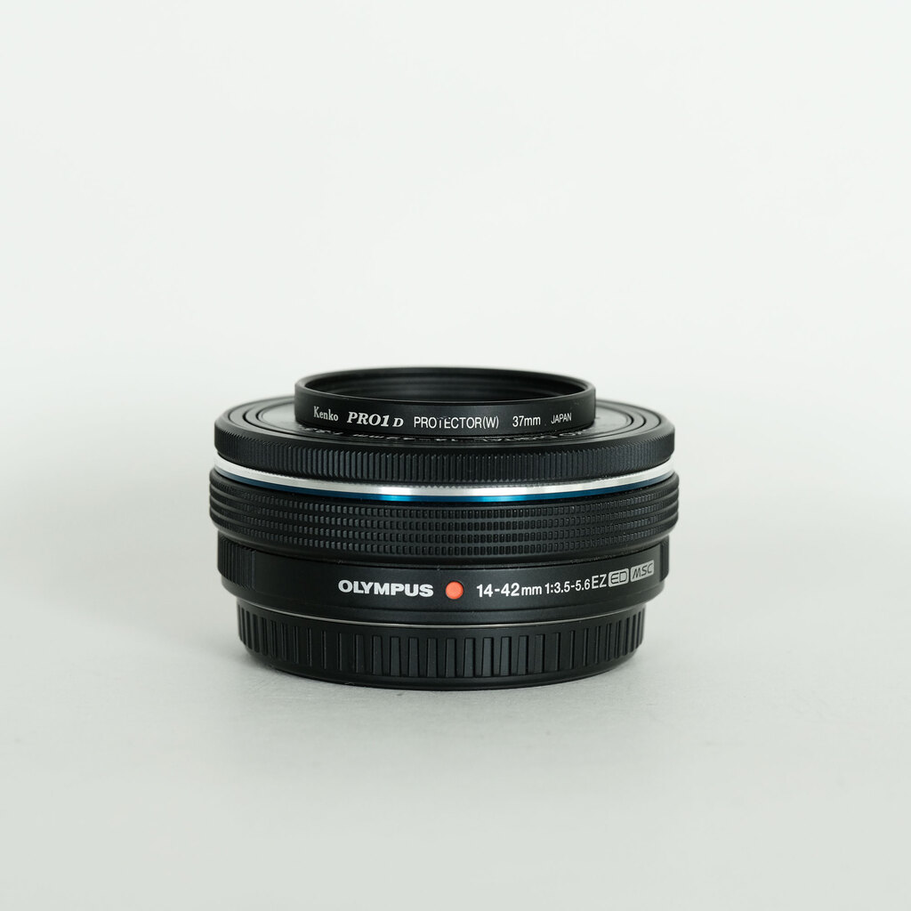 OLYMPUS M.ZUIKO DIGITAL ED 14-42mm F3.5-5.6 EZ ブラックの出品